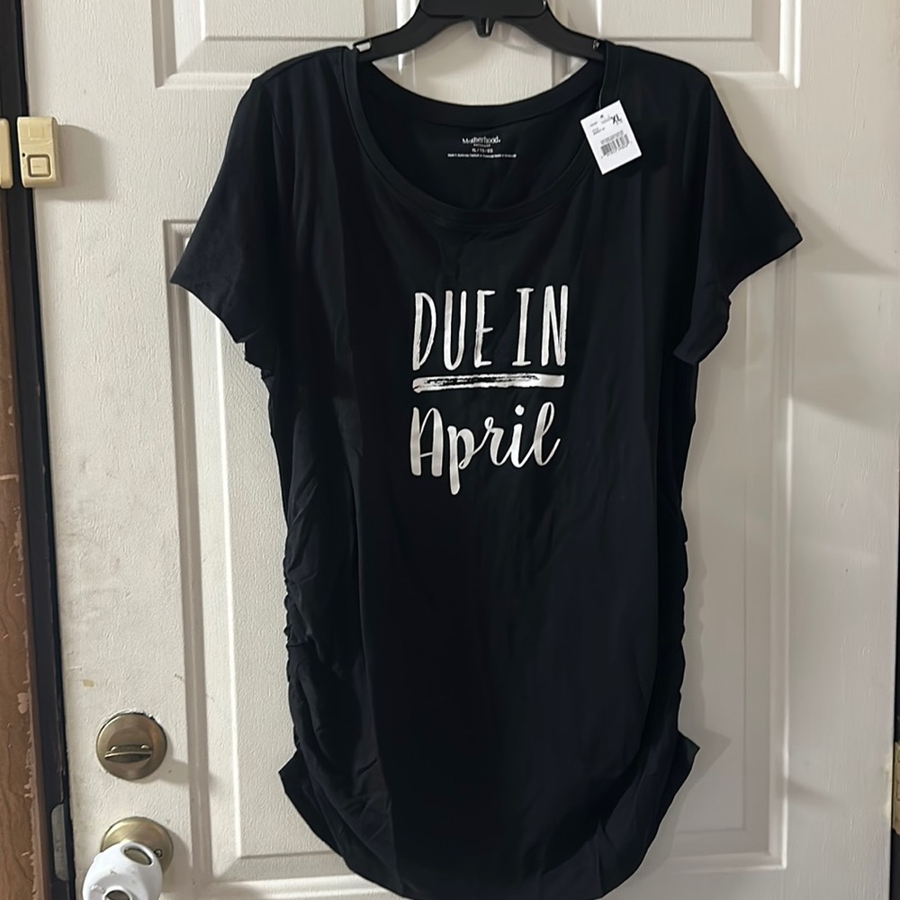 MOTHERHOOD MATERNITY DUE IN APRIL GRAPHIC TEE: BLACK: NEW WITH TAGS: SIZE XL